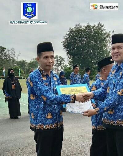 Pegawai Disperindag Babel Ari Masdan, Juara Tiga Lomba Pantun HUT KORPRI Ke 51
