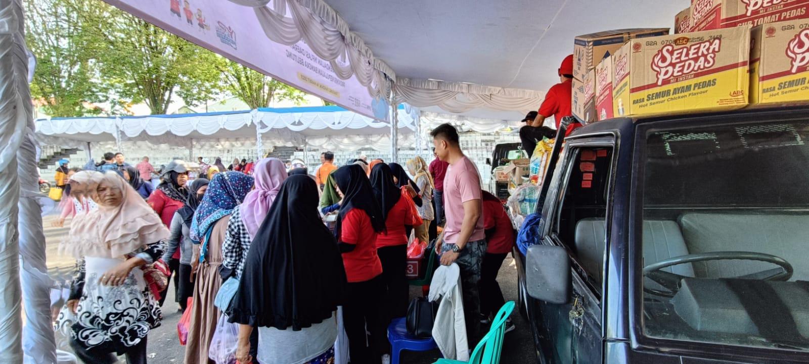 Disperidag Babel Kembali Gelar Operasi Pasar Murah, Kali Ini Di Tanjungpandan Belitung. Di Serbu Masyarakat