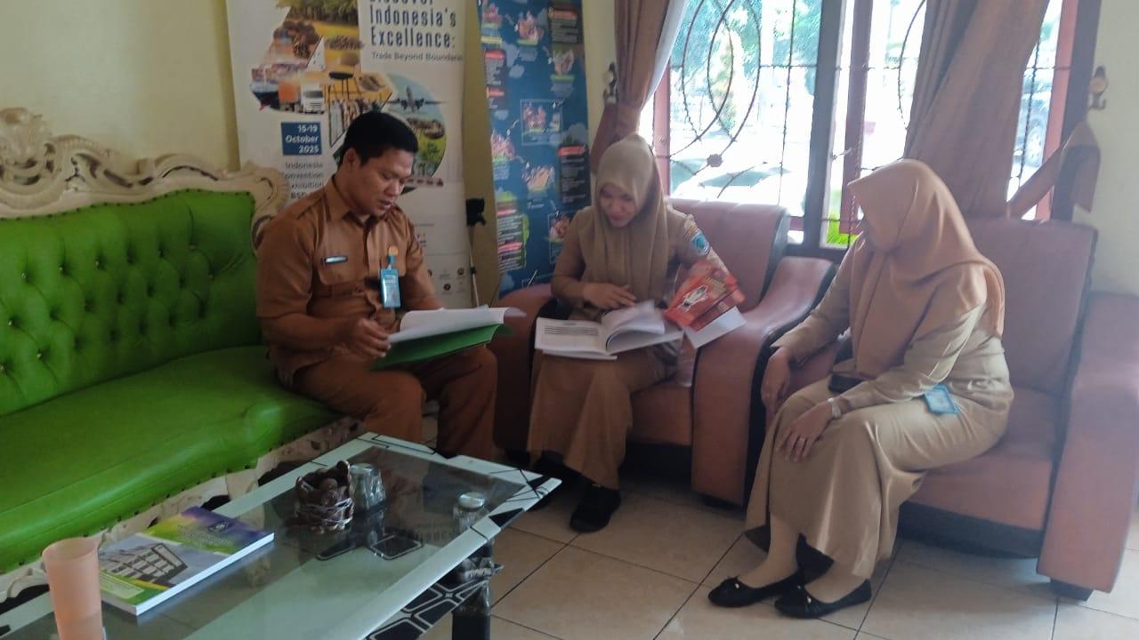 Disperindag Babel Serahkan Karya Cetak Ke Dakpus Provinsi Babel.