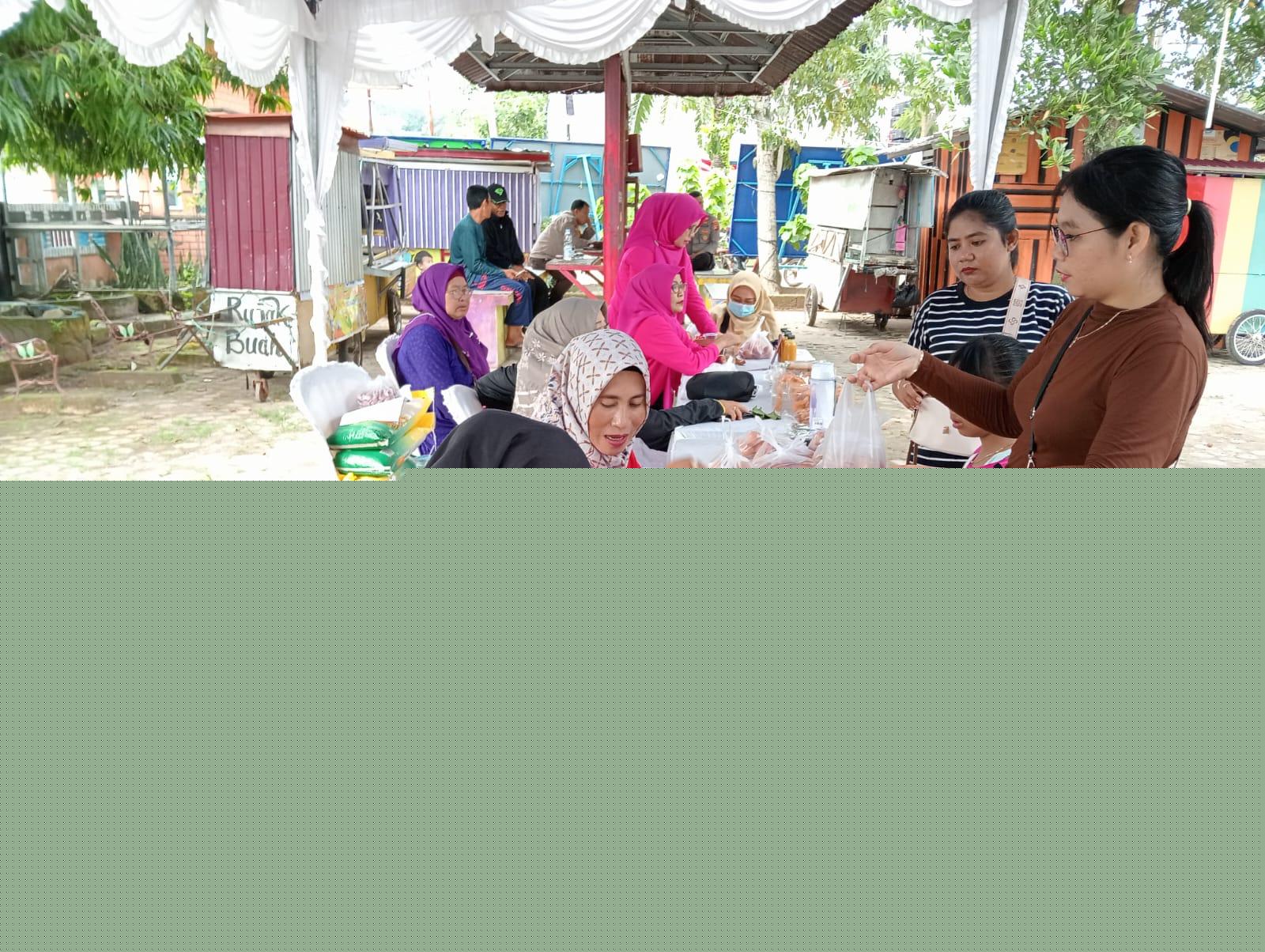 Meriahkan HUT Provinsi ke 24. Disperindag Babel Gelar Pasar Murah Di  Lapangan Depan Kantor Koramil Beltim