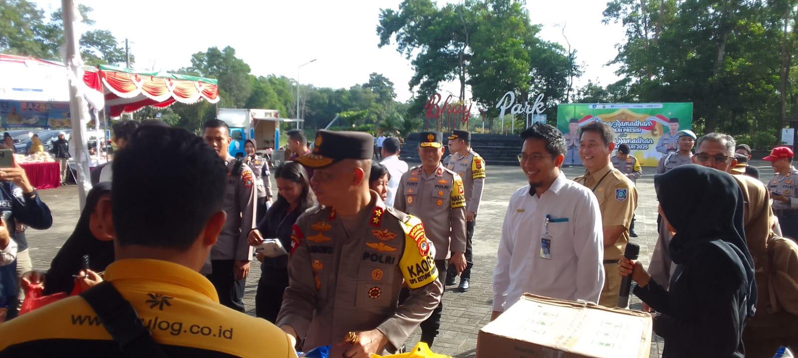 Disperindag Babel, Polda Babel, dan BI Gelar Pasar Murah di Taman Bhaypark Polda Babel