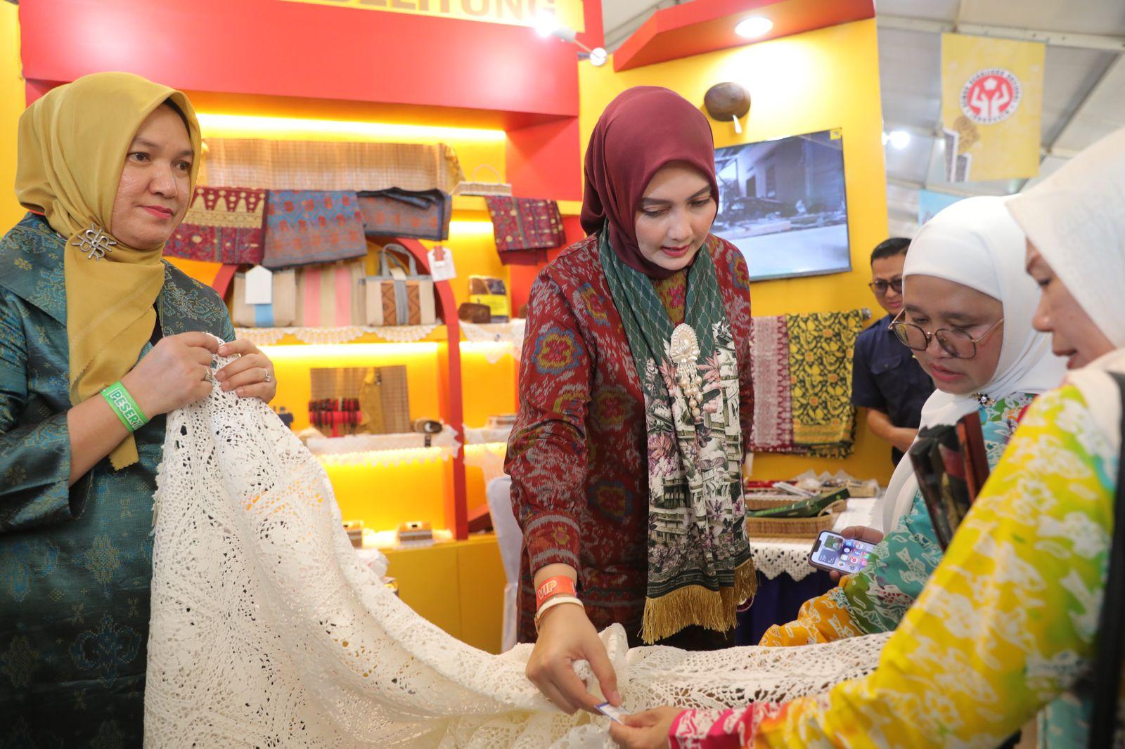 Dekranasda Provinsi Babel Tampilkan Produk Unggulan di HUT Dekranas ke-45 di Balikpapan