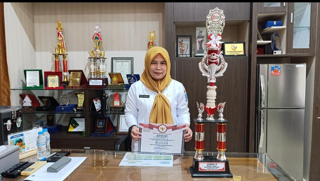Tampil Gemilang. Disperindag Babel Raih Piala dan Sertifikat Juara II, Lomba Mobil Hias HUT RI Ke 80