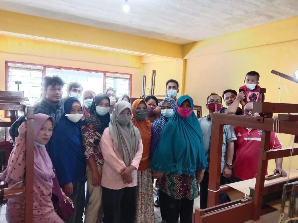 Bimtek Pengembangan Kain Cual, Resmi Di Tutup. Kadis Perindag Babel : Tolong Jaga Kualitas.