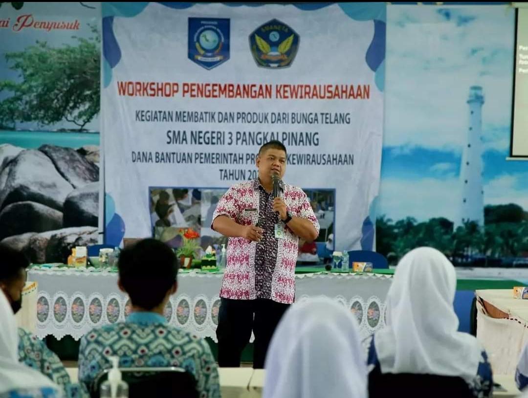 50 Siswa dan Guru SMU Diberikan Wawasan Kemasan dalam Pengembangan Kewirausahaan