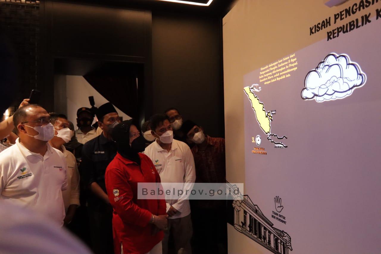 Gubernur Erzaldi Pamerkan Cerita Sejarah Muntok Kepada Mensos RI 