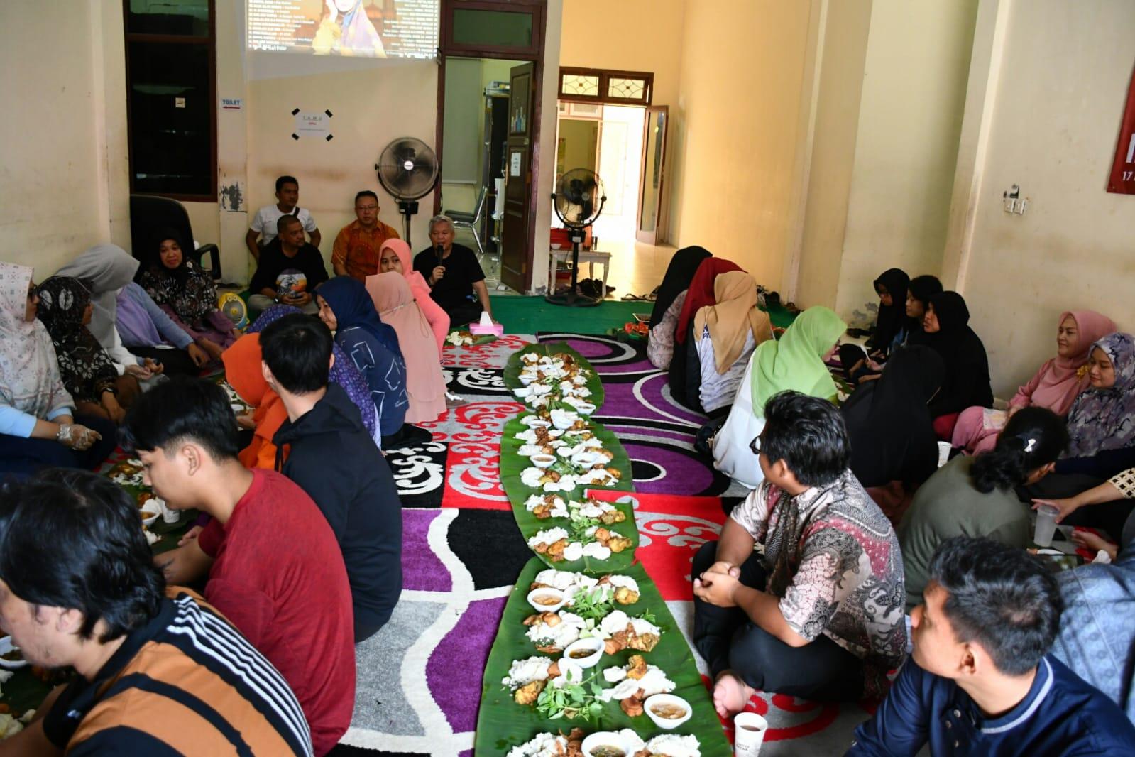 Perkuat Tali Silaturahim, Pegawai Disperindag Provinsi Babel Ngeliwet Bareng