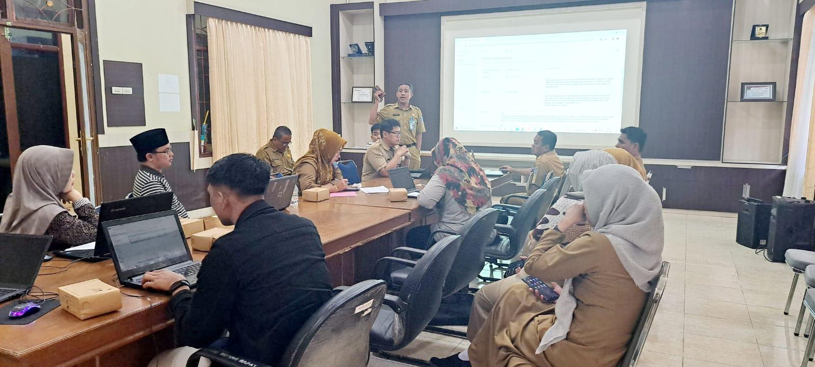 Disperindag Provinsi Babel Melakukan Pendampingan Pelaporan Data Industri Melalui SIINas