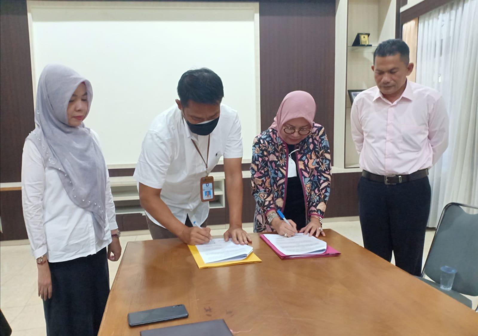 Perkuat Perlidungan Konsumen. Disperindag Babel - UBB MoU Survey Pengukuran Indeks Keberdayaan Konsumen .