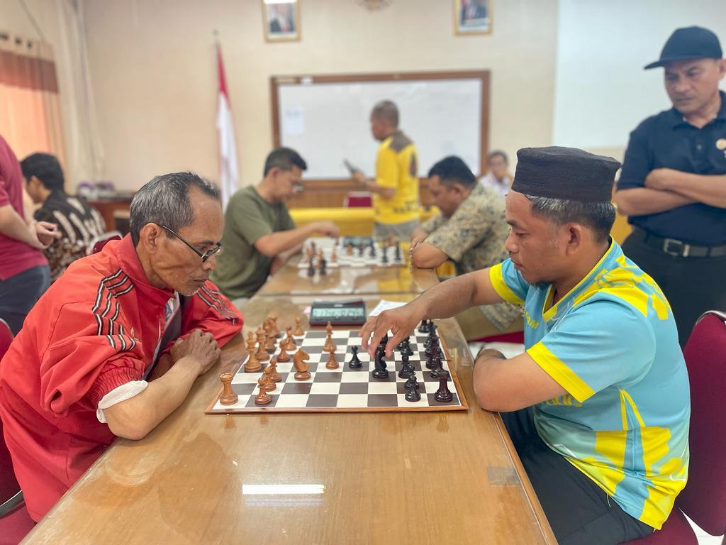 Sumarno Pegawai Disperindag Babel, Pemenang Cabor Catur Korpri Antar OPD Provinsi Babel