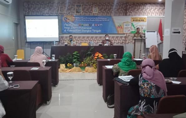 Kepala Dinas Perindustrian dan Perdagangan Provinsi Babel Sunardi, Membuka Pelatihan GMP dan HACCP Bagi IKM Bangka Tengah